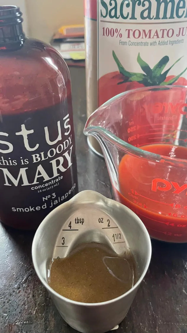 Smoked Jalapeño spicy Bloody Mary mix with tomato juice