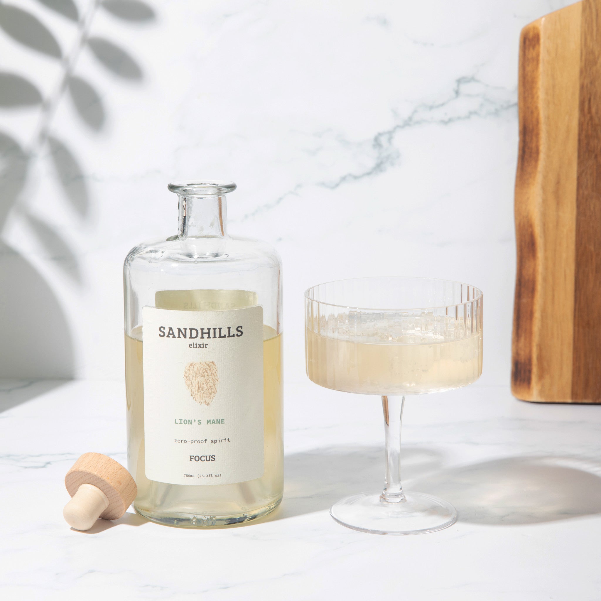 Lion's Mane zero-proof spirit, creamy pour